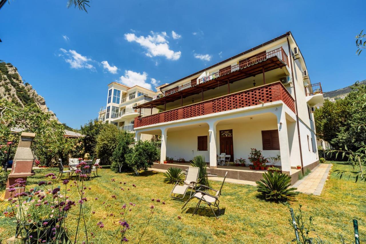 Apartments Viktorija Petrovac Buitenkant foto