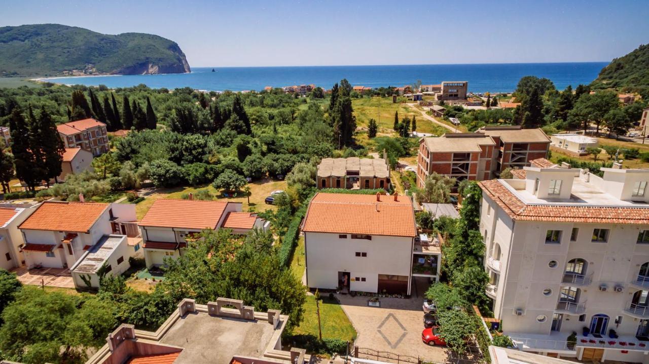 Apartments Viktorija Petrovac Buitenkant foto
