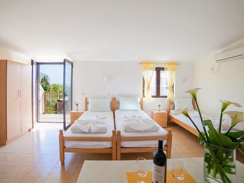 Apartments Viktorija Petrovac Kamer foto