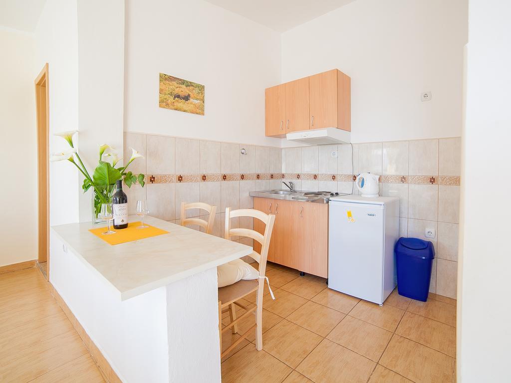 Apartments Viktorija Petrovac Kamer foto