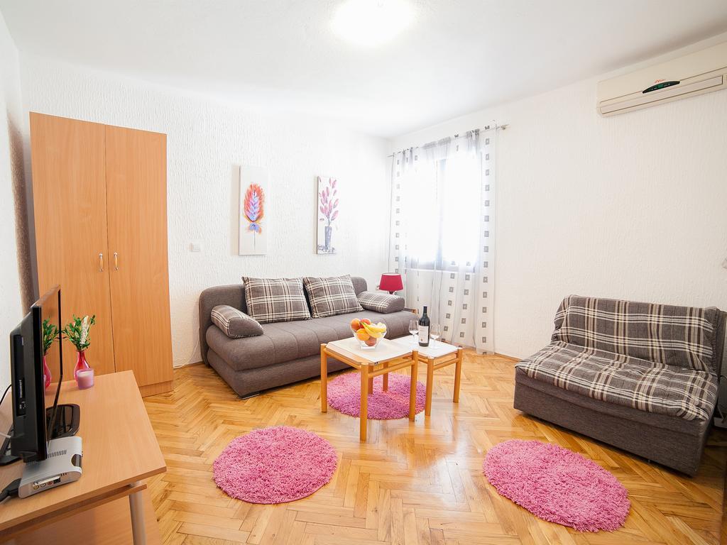 Apartments Viktorija Petrovac Kamer foto