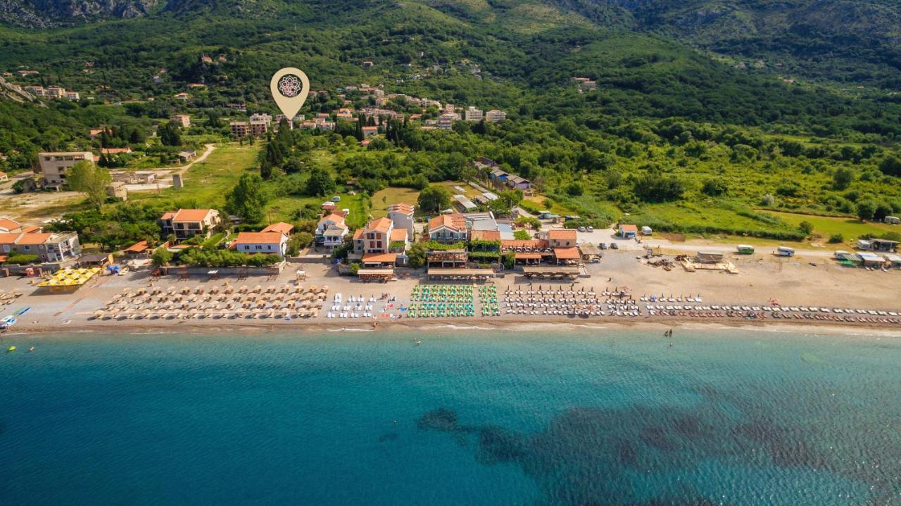 Apartments Viktorija Petrovac Buitenkant foto